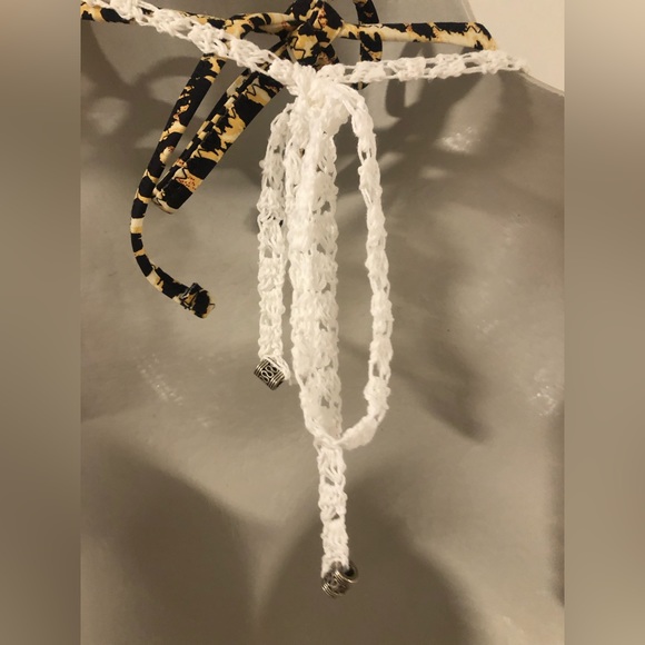 Crochet fishnet dress for beach days - Picture 7 of 9